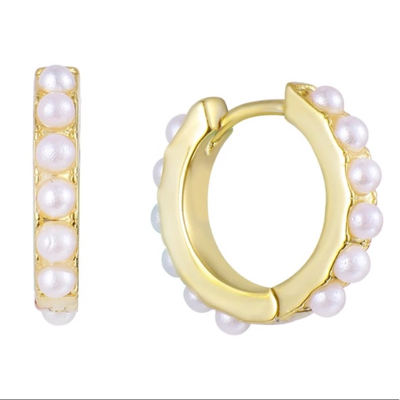 Faux pearl huggie earrings - Picture 1 of 3